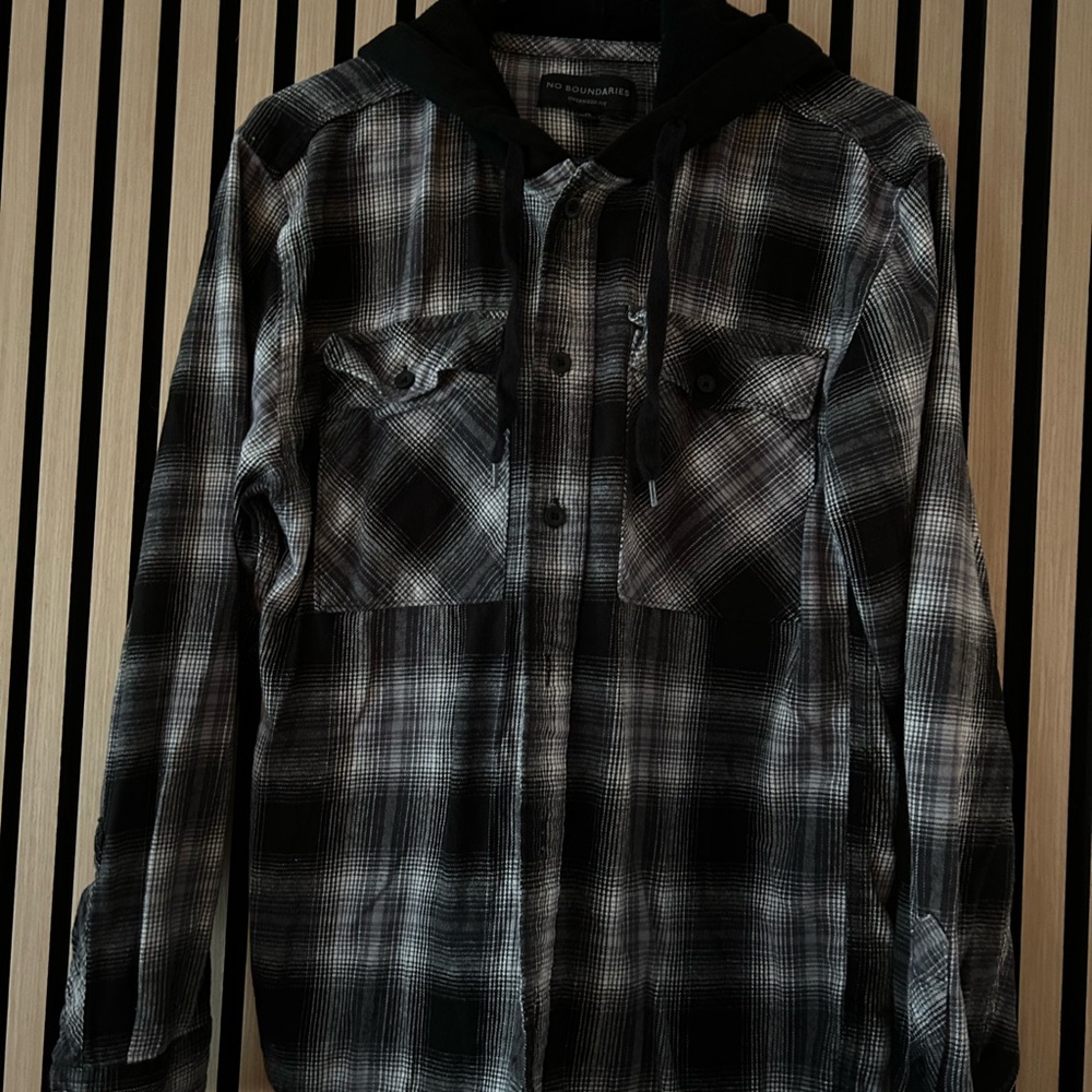 Men’s hooded flannel button up